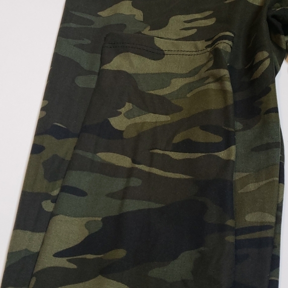 YOGA High Waistband Camo Legging - Picture 8 of 9